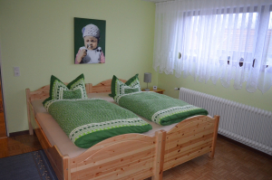 Schlafzimmer groß-1
